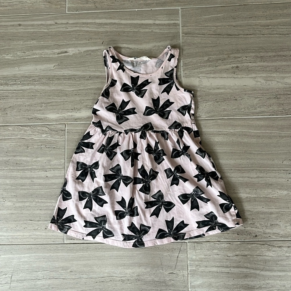Pink + black bow design 🎀 H&M casual play dress
